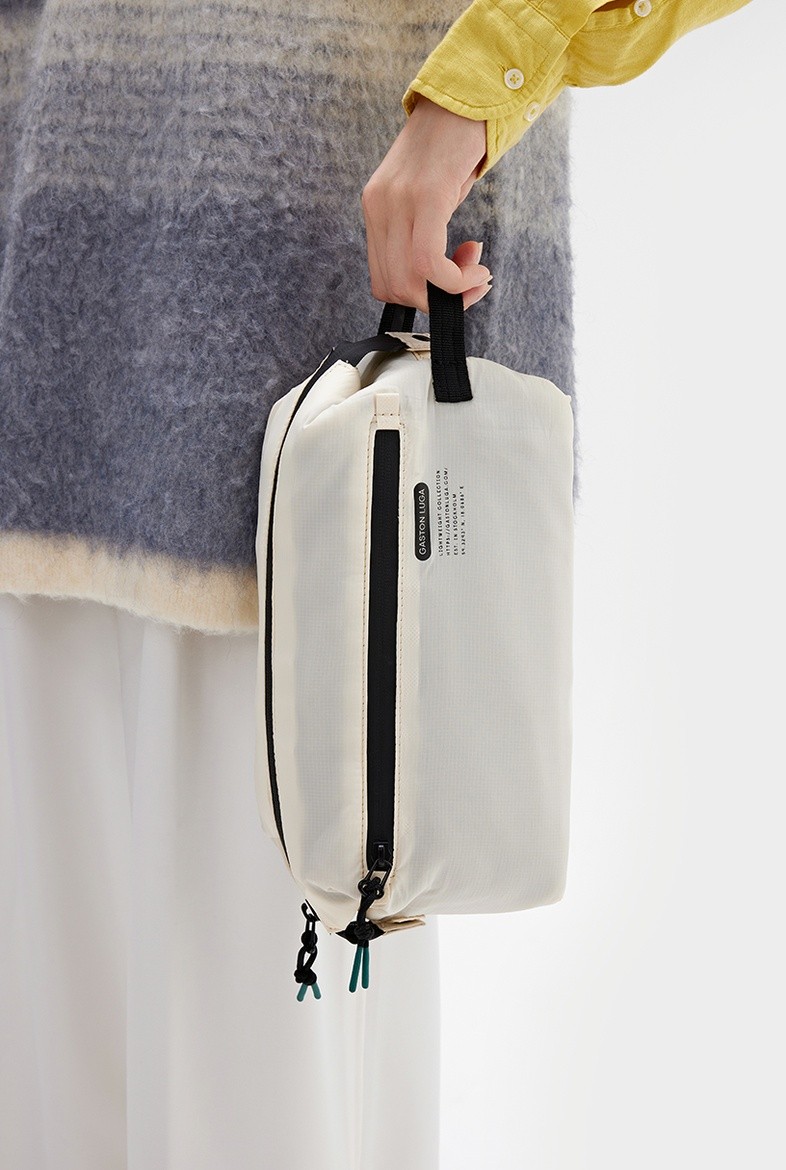 LIGHTWEIGHT WASHBAG | Gaston Luga | vegane Kosmetiktasche | Off White